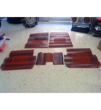 JUEGO ALFORMBRAS ORIGINALES GOMA PEUGEOT 505 ROJO/NEGRO