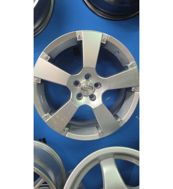 Llantas MIM Novara 7.5x17 5x100 ET37 Ref. 2661-T17-CR
