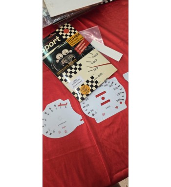 Esferas cuentakilómetros Hyundai Coupé fondo blanco Sport 0–240 km/h 8.000 rpm