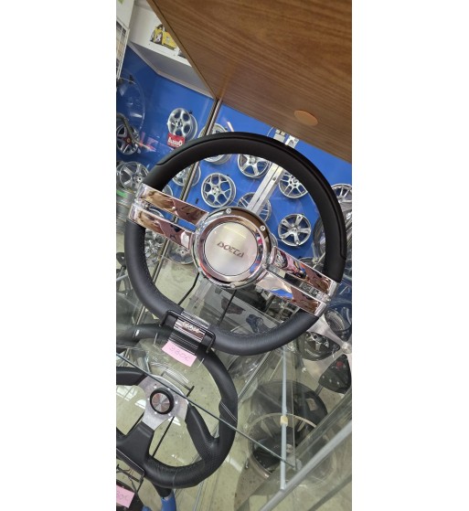 Volante ISOTTA Ferrara SWA piel negra y cristales Swarovski | Edición de lujo